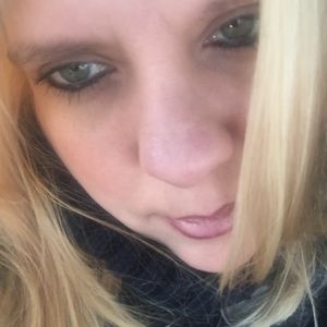 Meet your Posher, Pamela